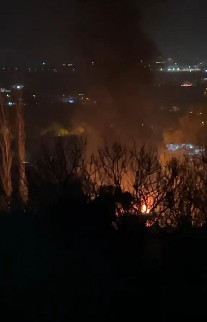 Bursa’da gece yarısı konteynır alevlere teslim oldu
