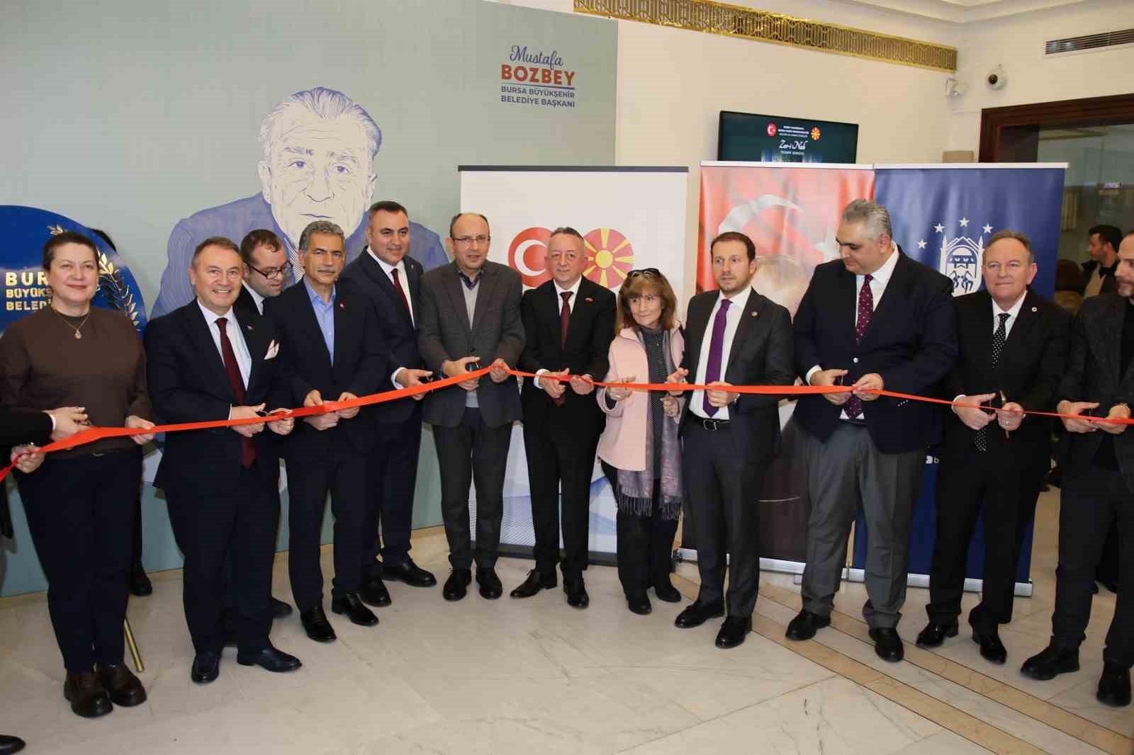 Bursa’da geleneksel sanatlara anlamlı katkı: "Zer-i Nâb" Tezhip Sergisi açıldı
