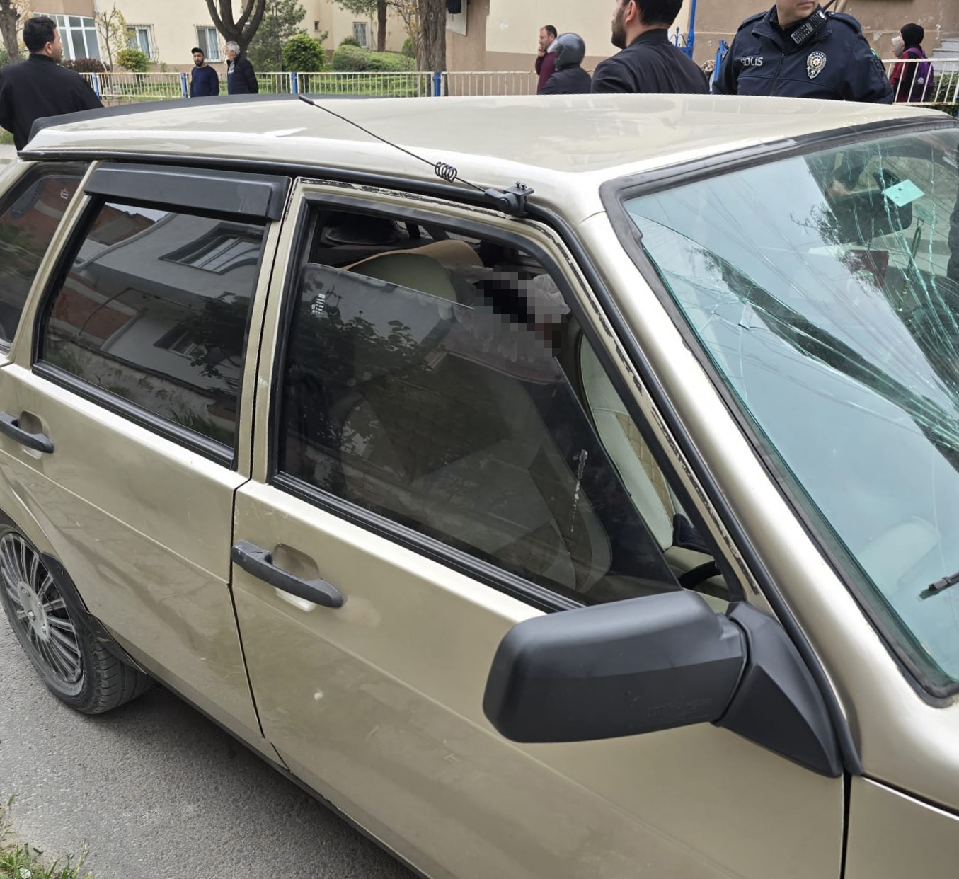 Bursa’da genç otomobilin içinde ölü bulundu
