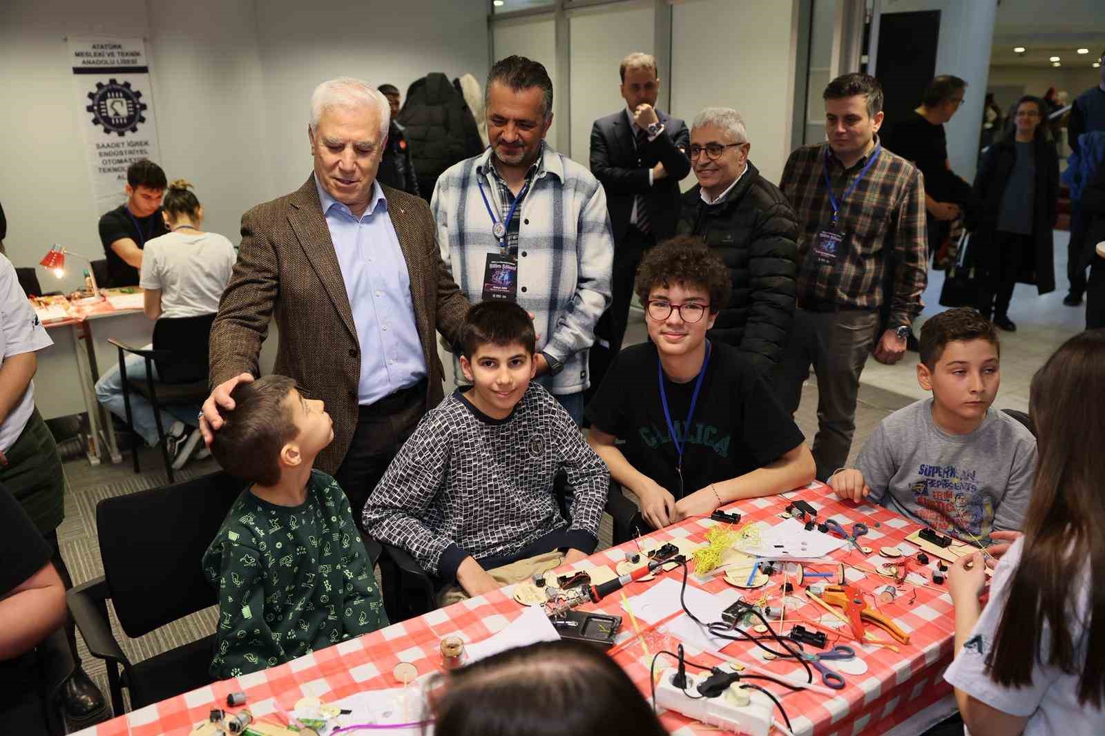 Bursa’da gençler bilimle buluştu
