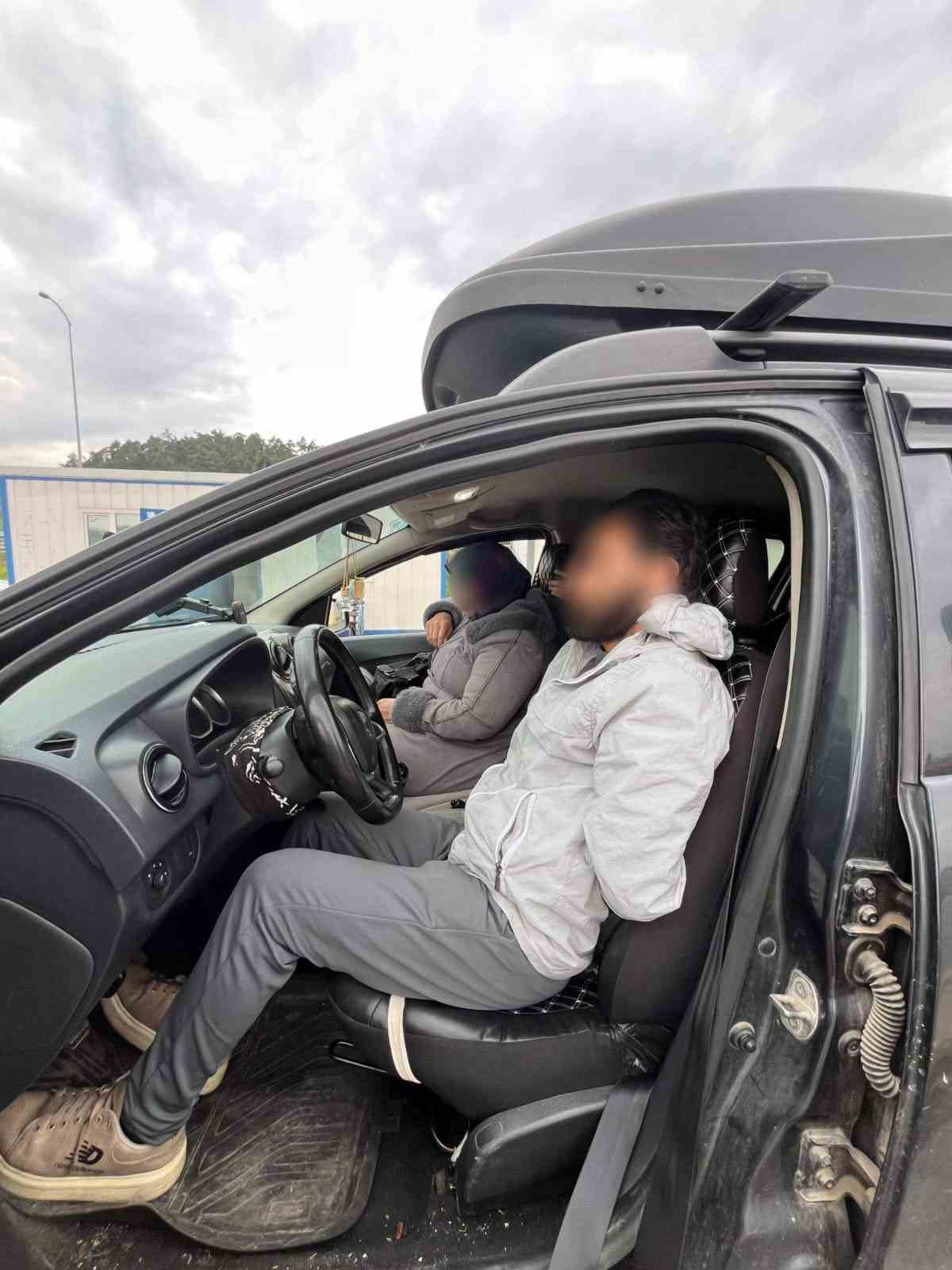 Bursa’da göçmen kaçakçılığı operasyonu : 5 kaçak göçmen, 1 organizatör yakalandı
