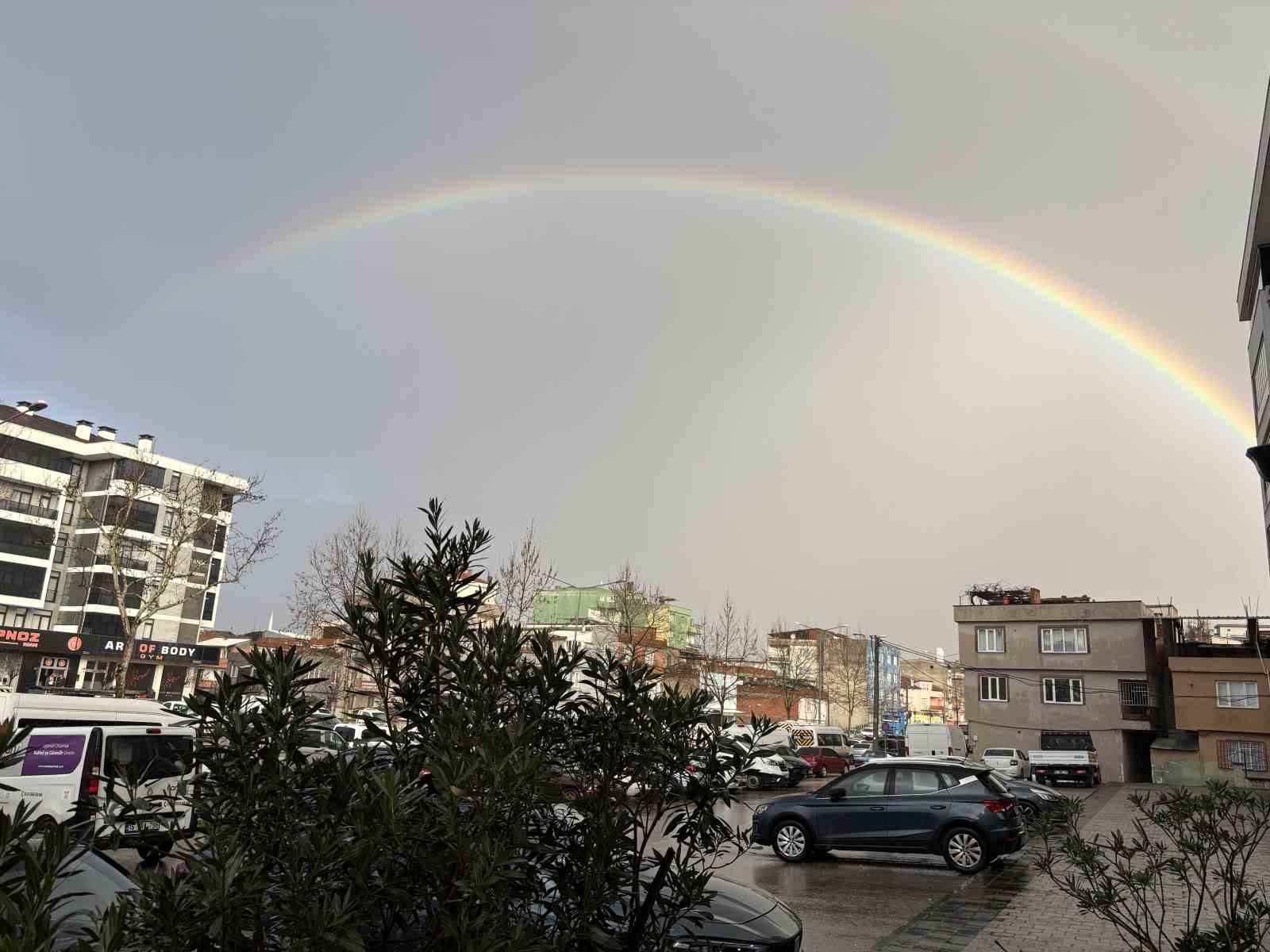 Bursa’da gökkuşağı hayran bıraktı
