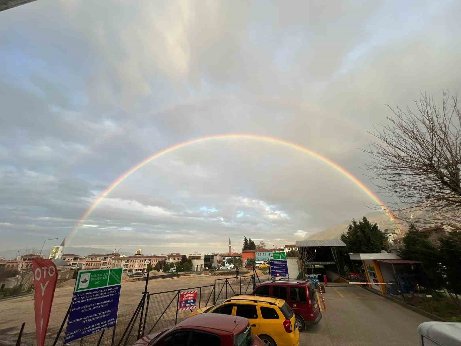 Bursa’da gökkuşağı mest etti
