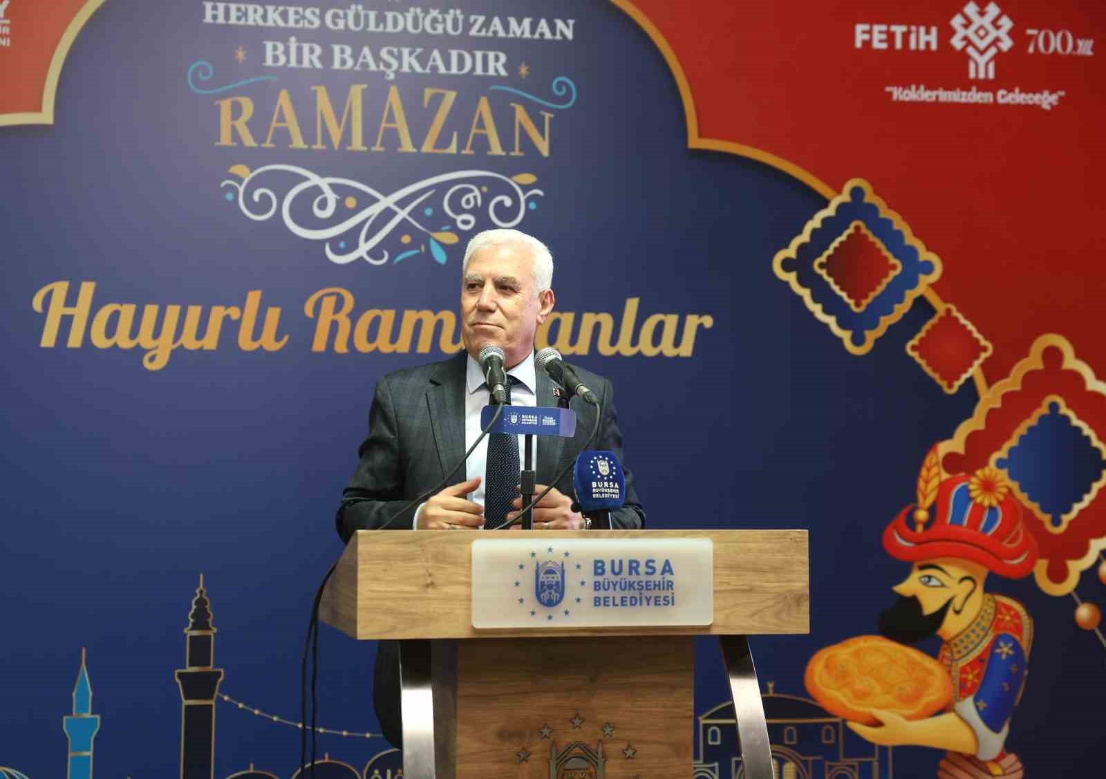 Bursa’da gönüller Büyükşehir’in iftar sofrasında buluştu
