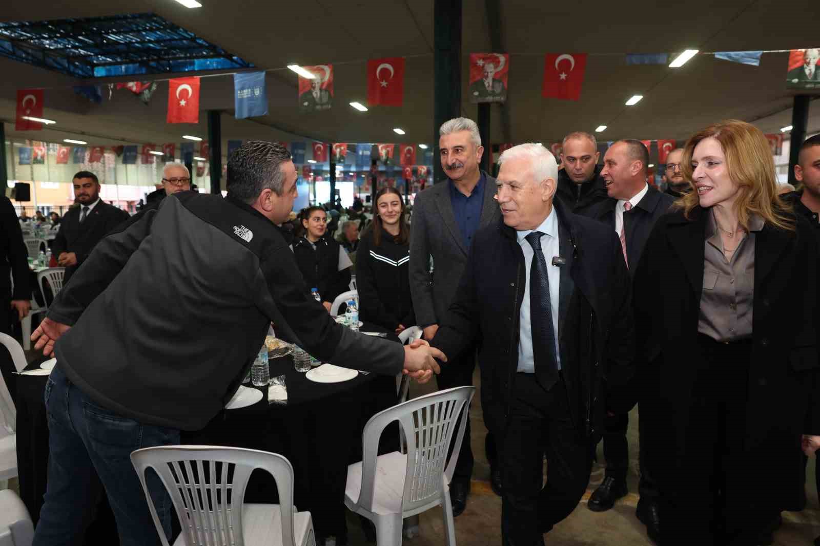 Bursa’da gönüller Büyükşehir’in iftar sofrasında buluştu
