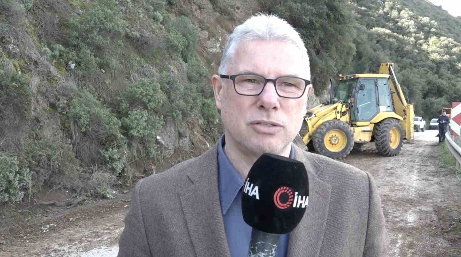 Bursa’da heyelan bölgesi temizlendi...Kayan bölge dron ile görüntülendi
