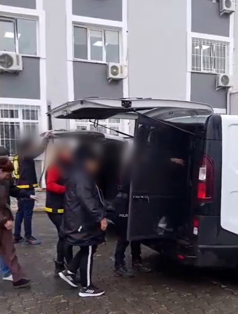 Bursa’da hırsızlık operasyonu: Çok sayıda suç kaydı bulunan şüpheliler yakalandı
