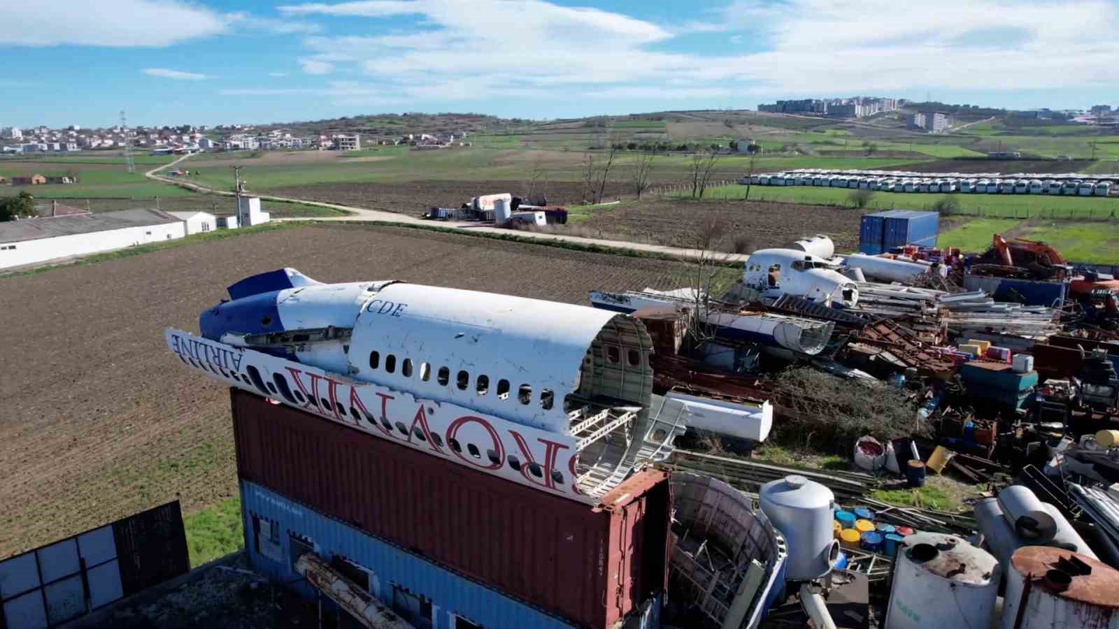 Bursa’da hurdacıdaki Boeing 747 uçak görenleri şaşkına çeviriyor
