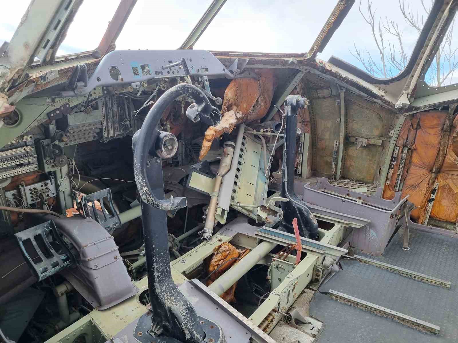 Bursa’da hurdacıdaki Boeing 747 uçak görenleri şaşkına çeviriyor
