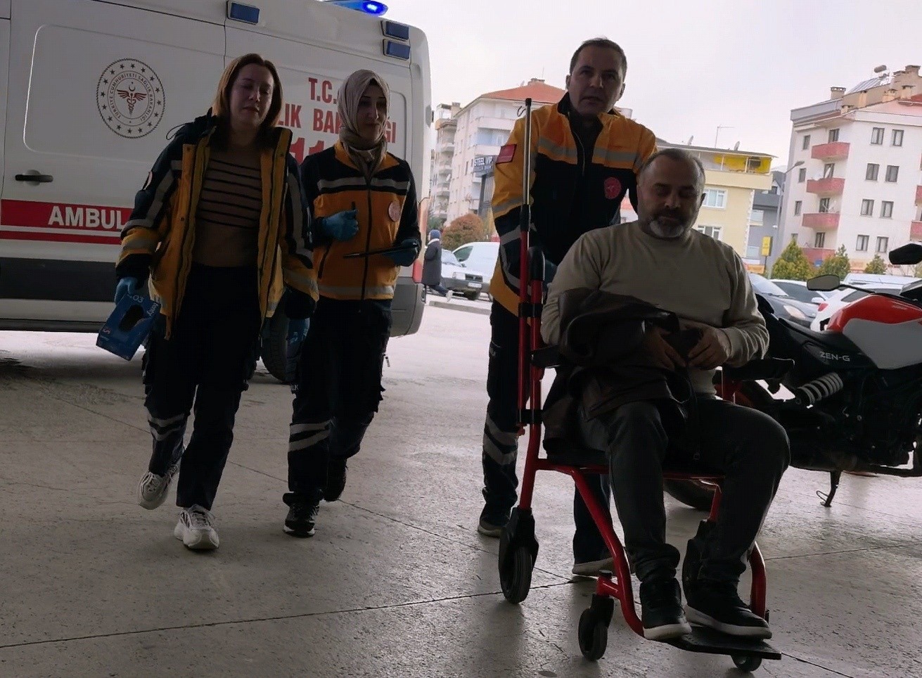 Bursa’da iki otomobil çarpıştı: 2 yaralı
