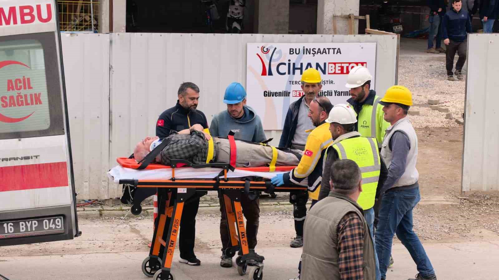 Bursa’da inşaatın 2. katından düşen işçi yaralandı
