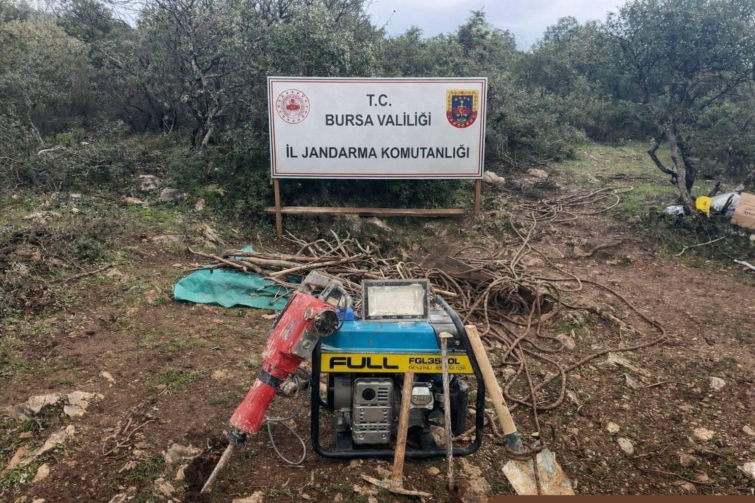 Bursa’da Jandarma 35 metrelik kaçak tüneli ortaya çıkardı
