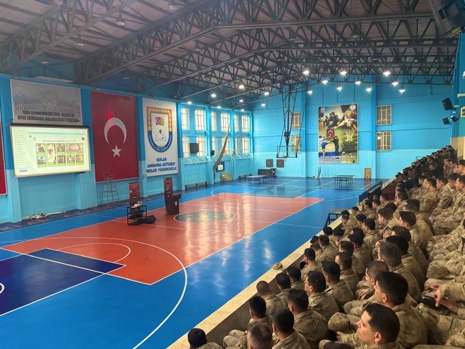 Bursa’da Jandarmadan öğrencilere narkotik eğitimi
