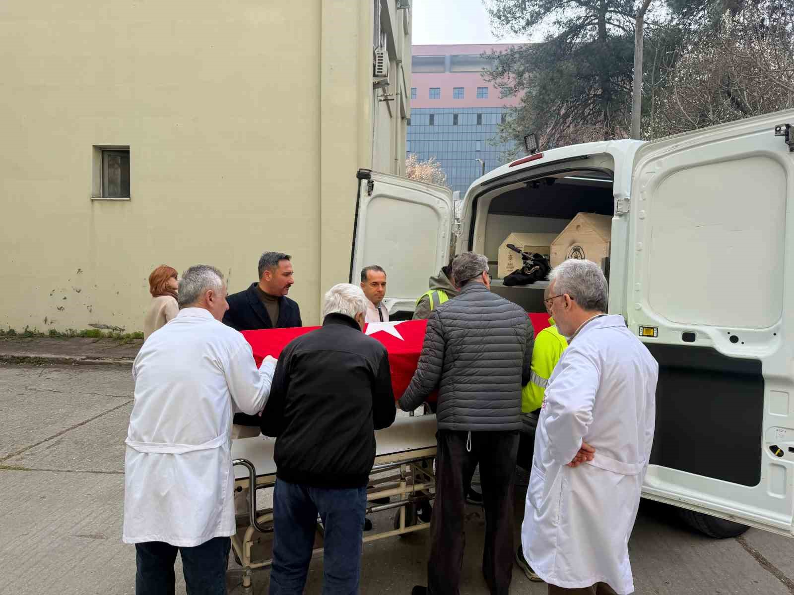 Bursa’da kadavraya vefa töreni: 6 yıl tıp eğitimine katkı sağladı, ailesine teslim edildi
