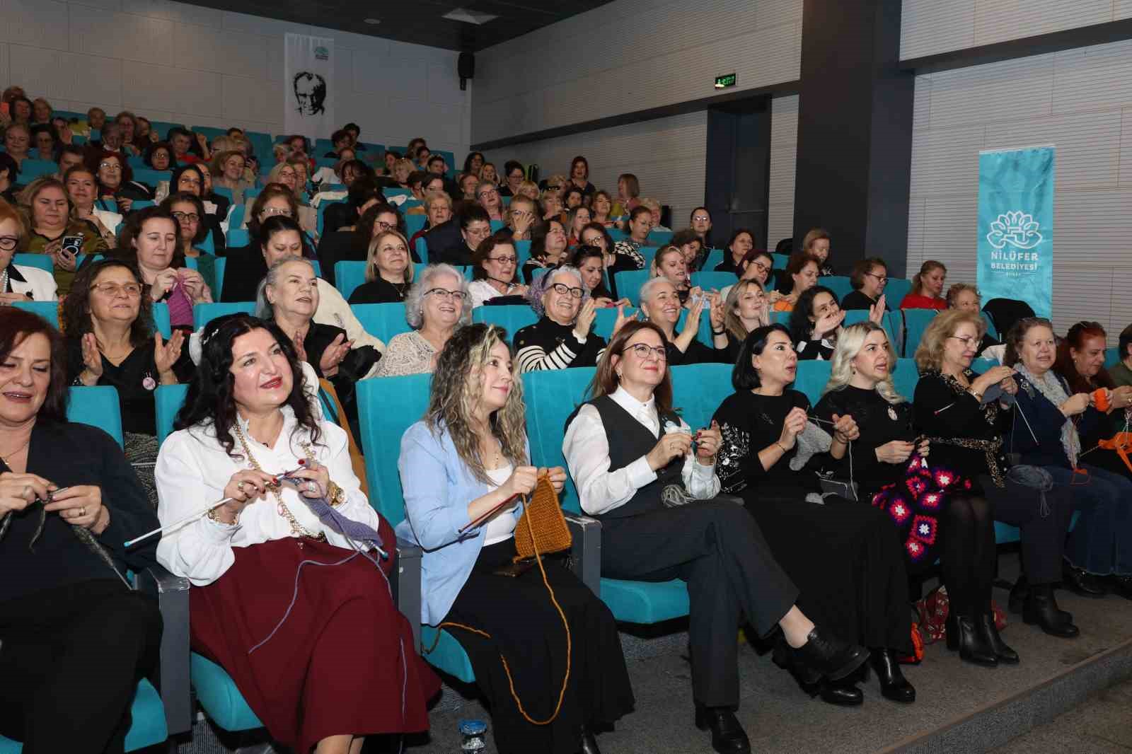 Bursa’da kadınlardan huzurevine ilmek ilmek sevgi
