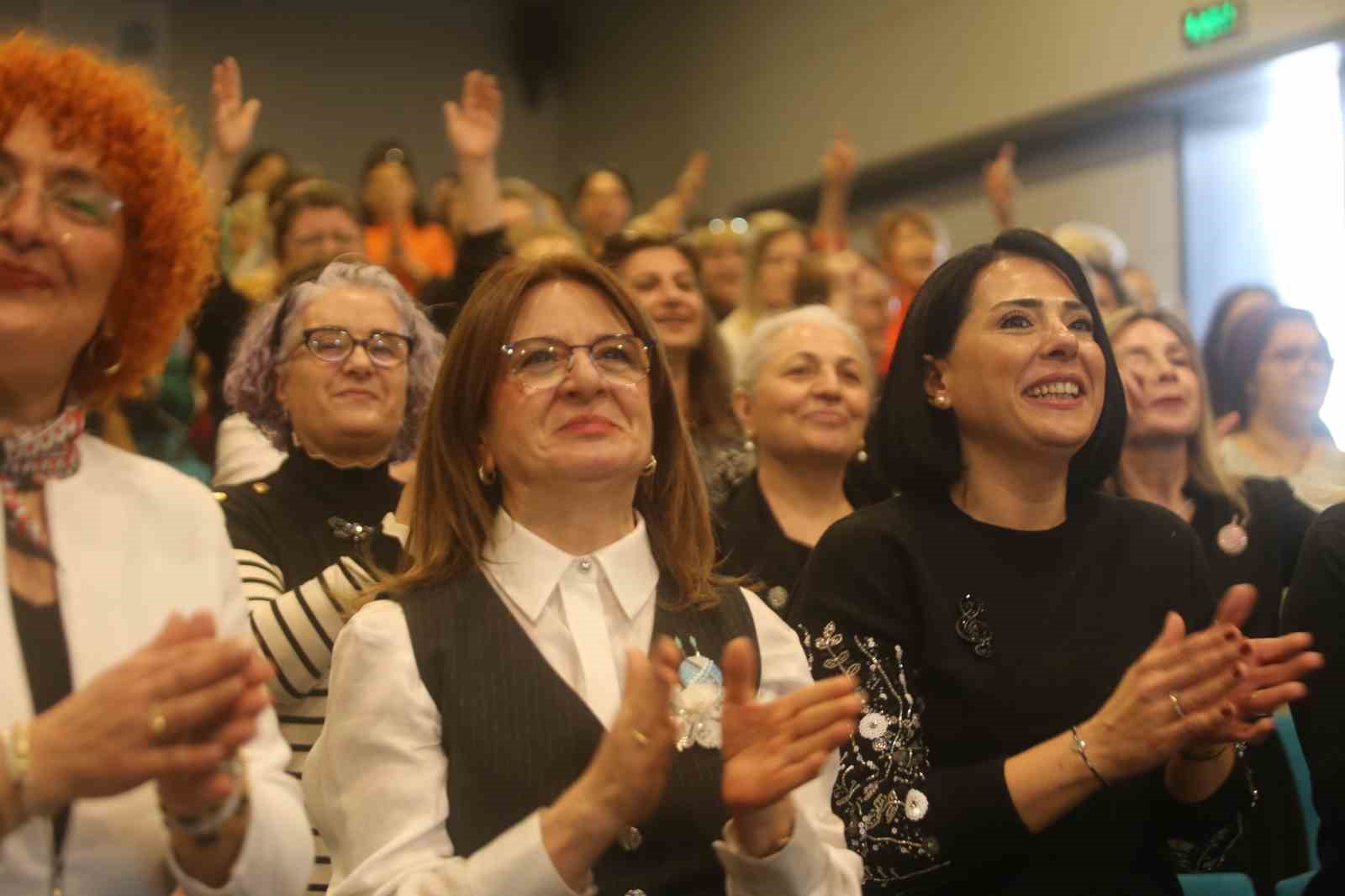 Bursa’da kadınlardan huzurevine ilmek ilmek sevgi
