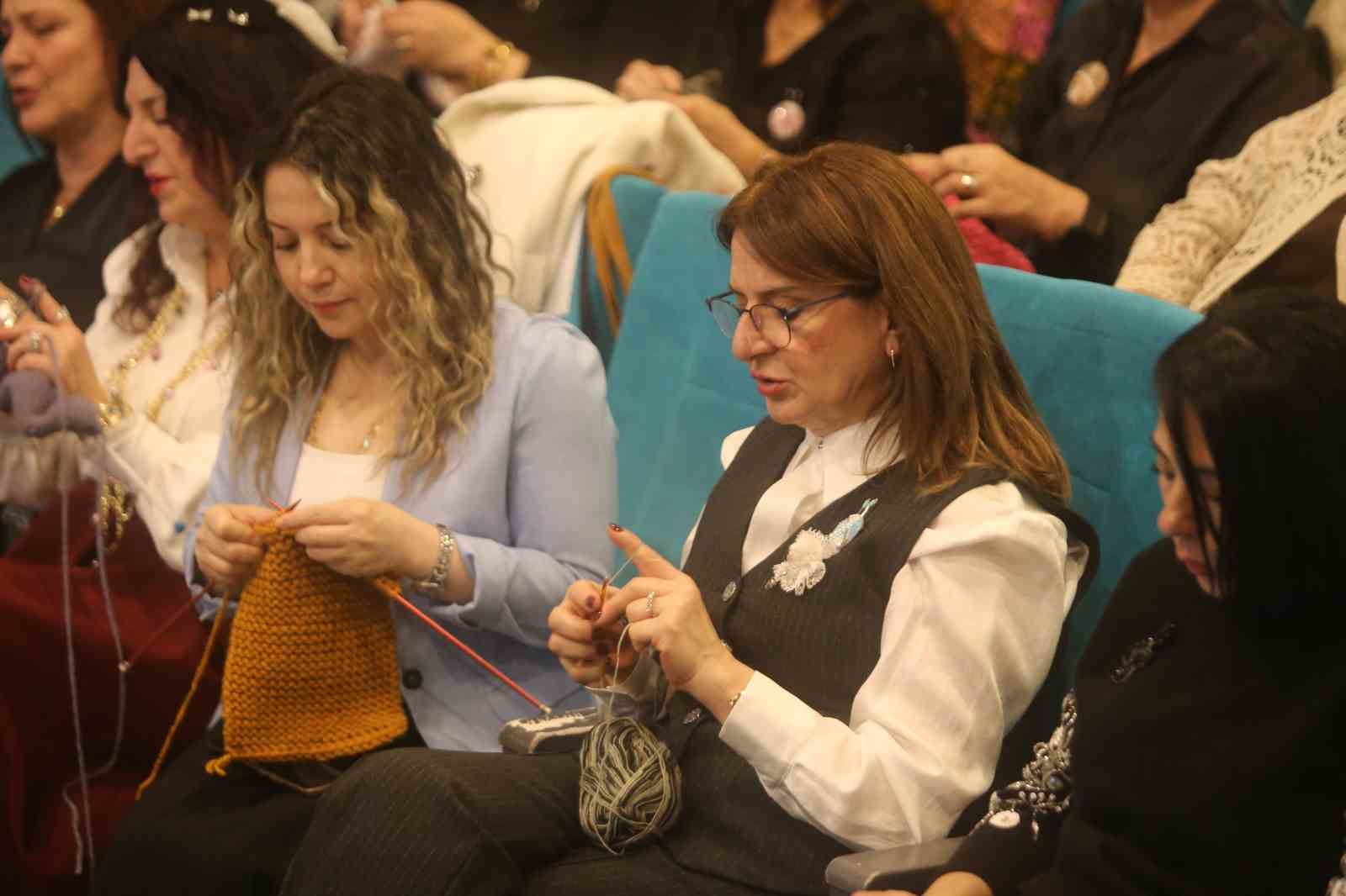 Bursa’da kadınlardan huzurevine ilmek ilmek sevgi
