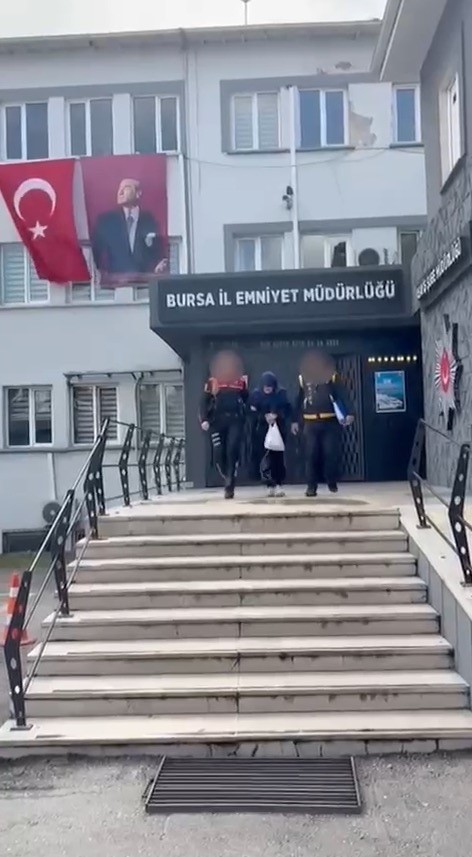 Bursa’da kan donduran olay: Kayıp diye aranan adamın katili eşi çıktı
Bursa’da kan donduran olay: Kayıp diye aranan adamın katili eşi çıktı