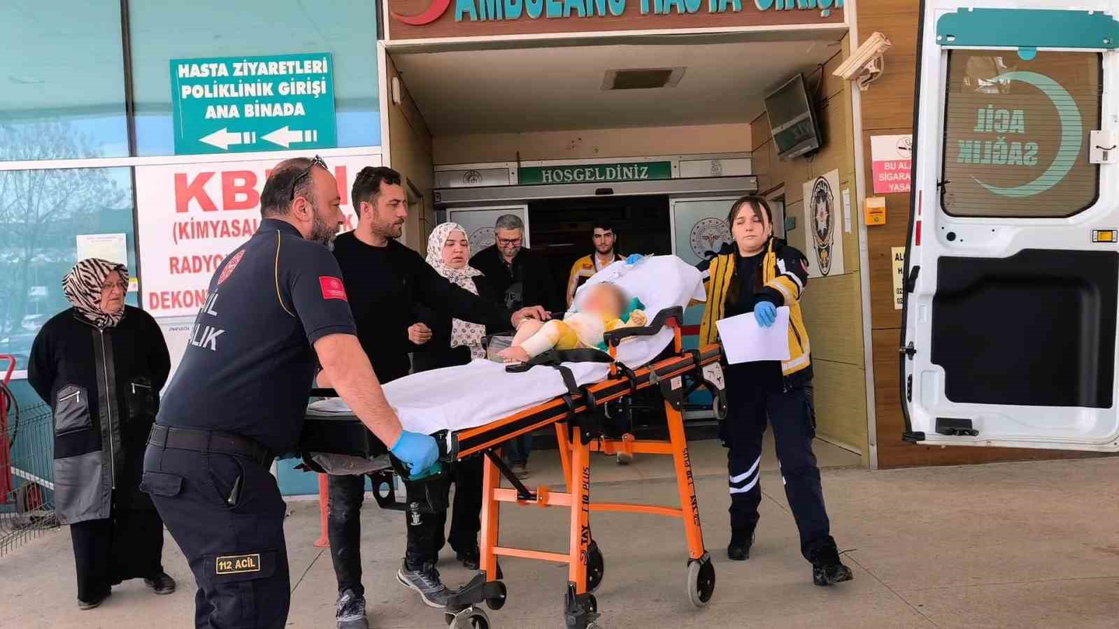 Bursa’da kaynar su üzerine dökülen 9 aylık bebek ağır yaralandı
