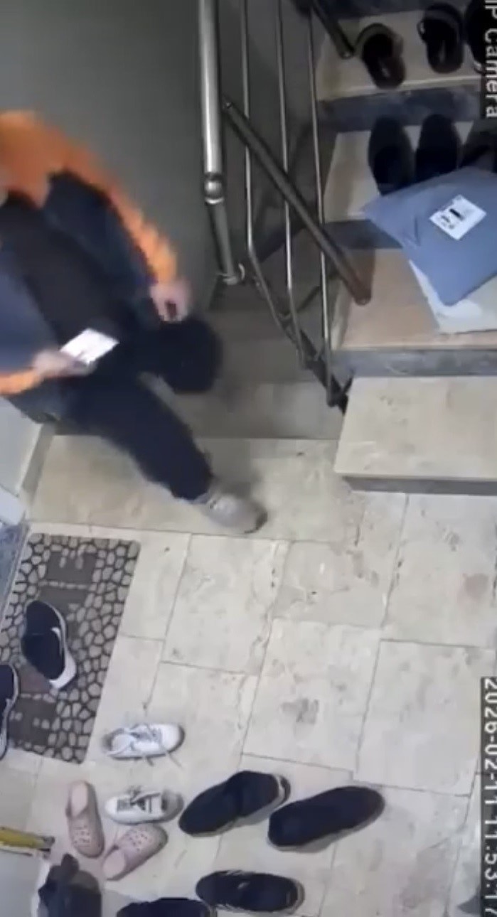 Bursa’da kuryeden bayrak hassasiyeti : Duyarlı hareket kamerada
