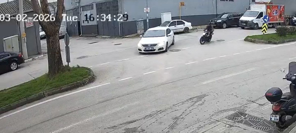 Bursa’da motosiklet sürücüsü ölümden böyle döndü
