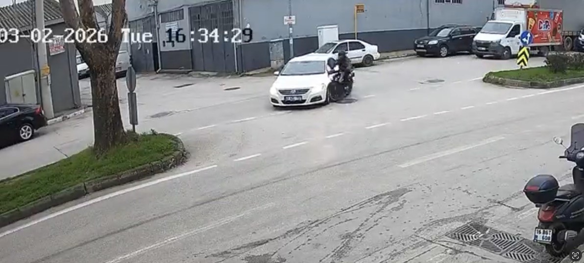 Bursa’da motosiklet sürücüsü ölümden böyle döndü
