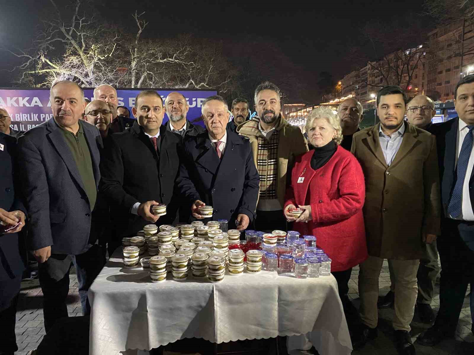 Bursa’da Muhsin Yazıcıoğlu için Ulucami’de mevlid okutuldu, helva ikram edildi
