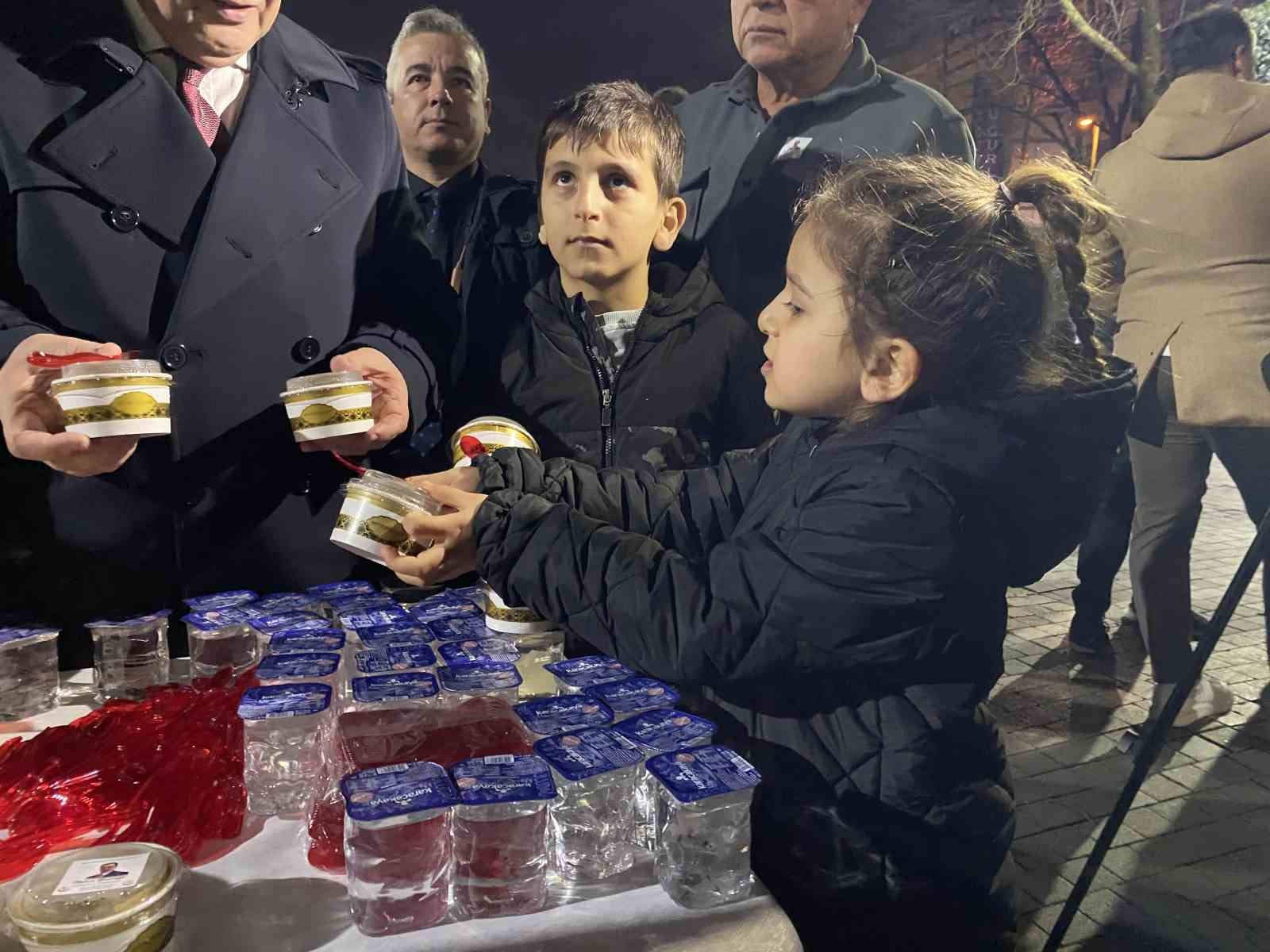 Bursa’da Muhsin Yazıcıoğlu için Ulucami’de mevlid okutuldu, helva ikram edildi
