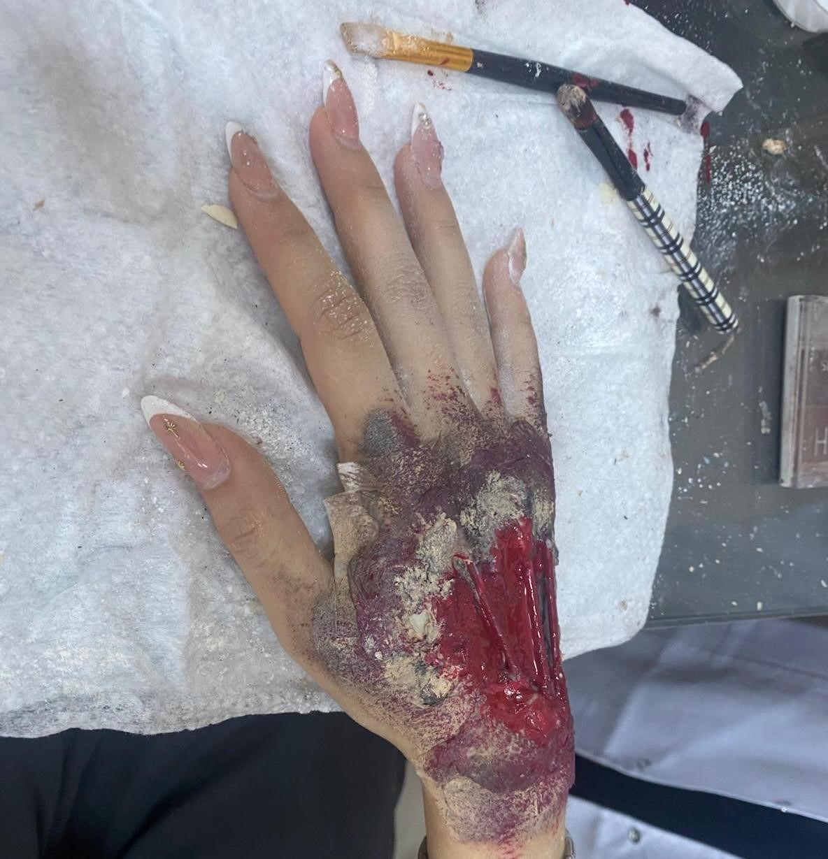 Bursa’da öğrencilerden gerçeği aratmayan özel efekt makyajları
