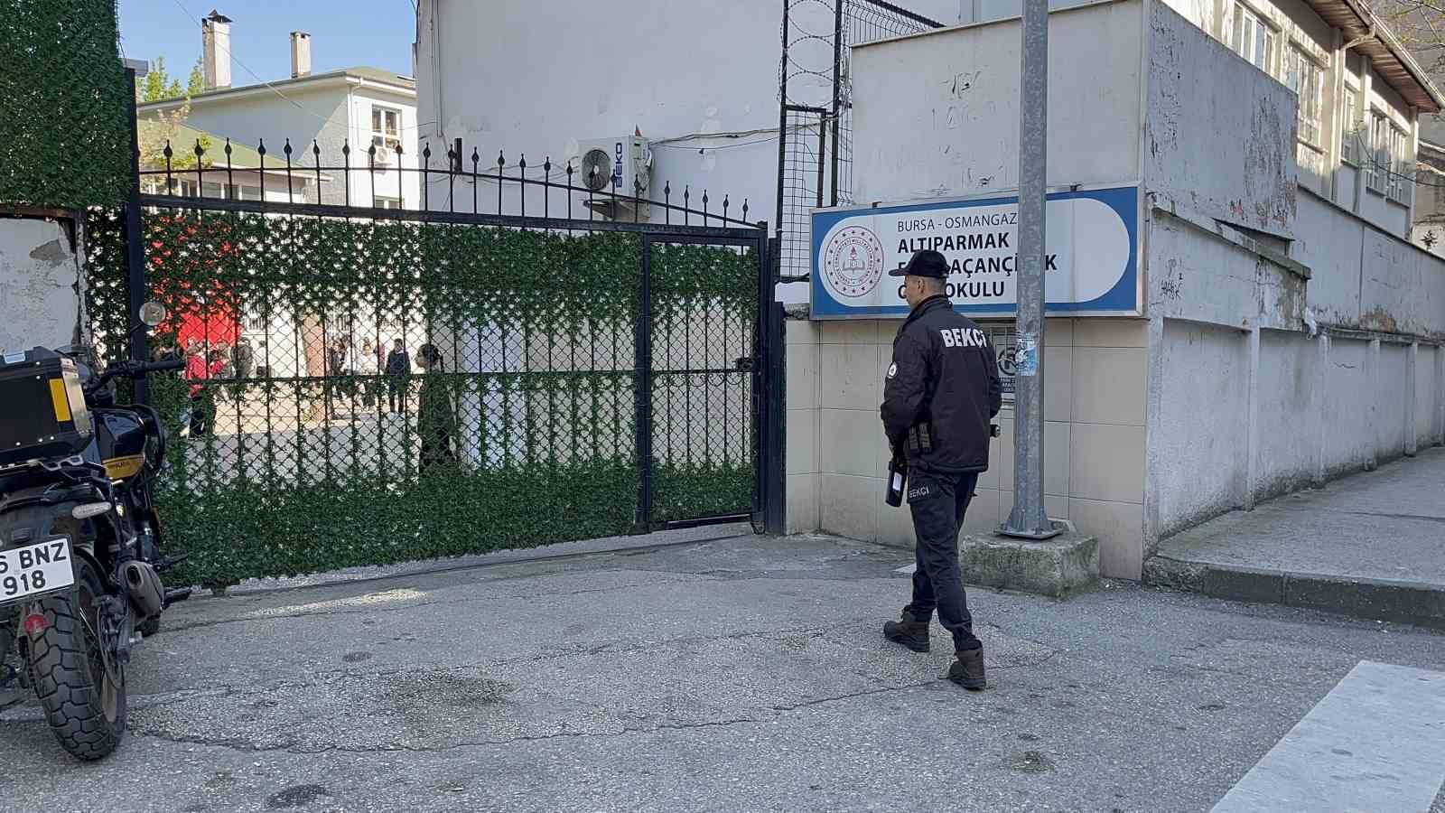 Bursa’da okullar daha güvenli...Her okula bekçi ve polis görevlendirildi
