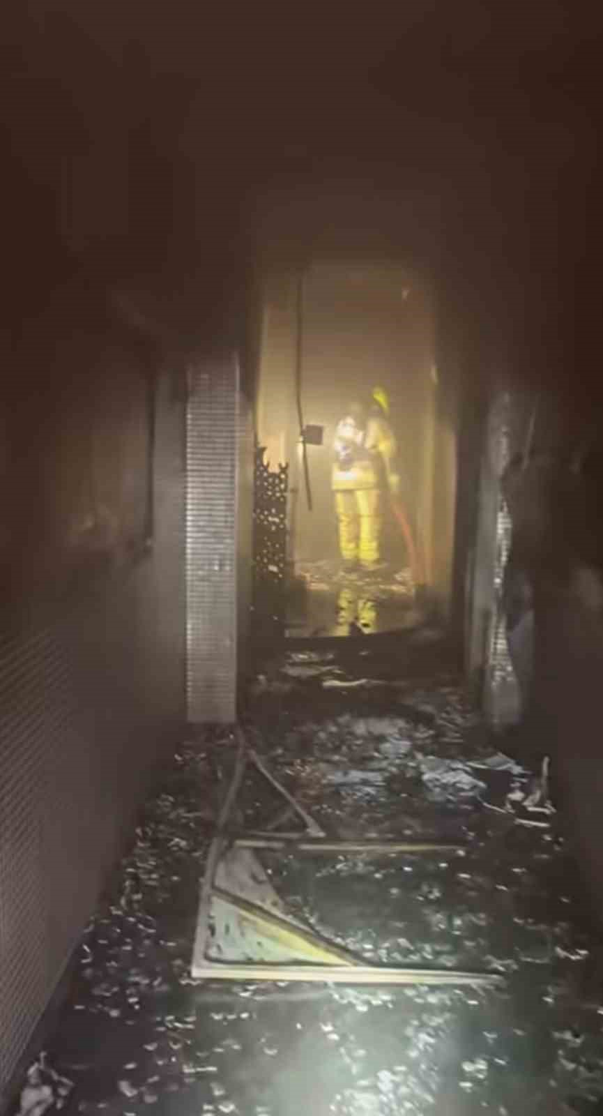 Bursa’da otel yangını kontrol altına alındı: 7 kişi yaralandı
Bursa’da otel yangını kontrol altına alındı: 7 kişi yaralandı