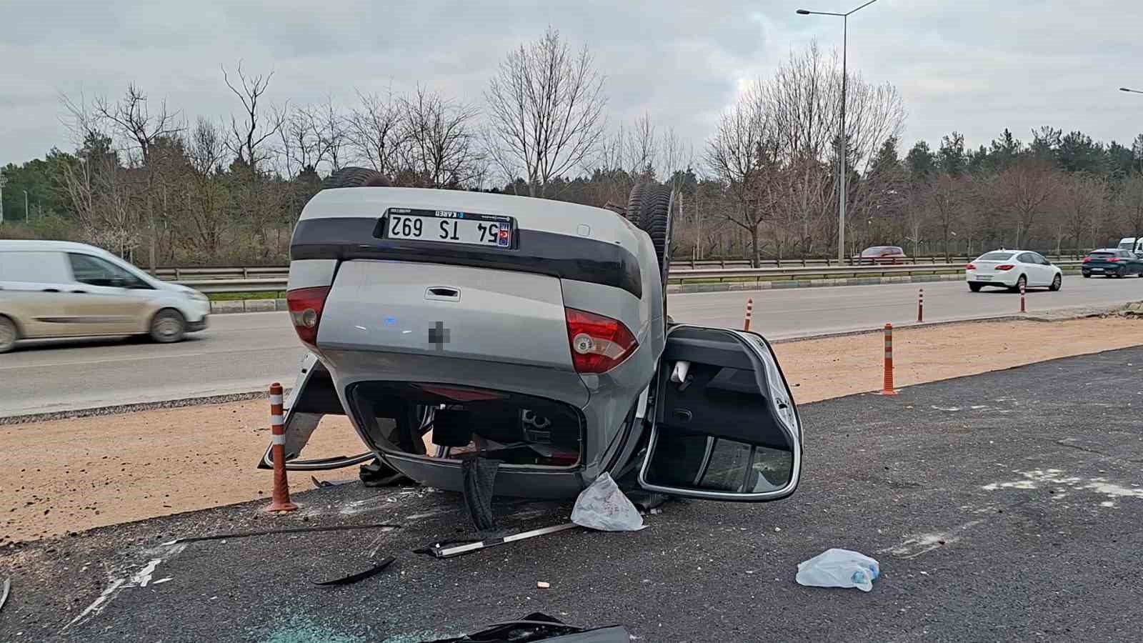 Bursa’da otomobil takla attı: Şans eseri yaralanan olmadı
