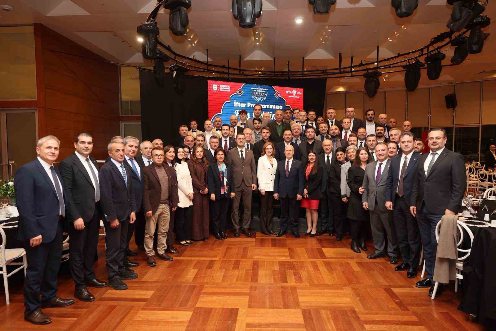 Bursa’da özlenen tablo...Mecliste su için tartıştılar, iftarda aynı sofrada buluştular
