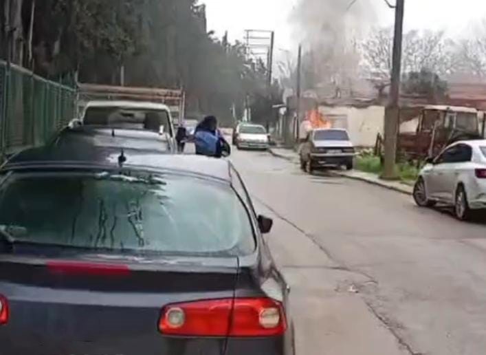 Bursa’da park halindeki otomobil alevlere teslim oldu

