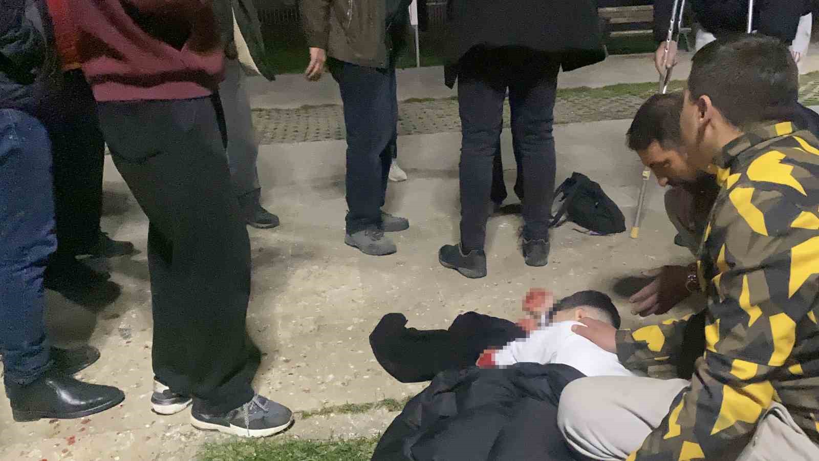 Bursa’da parkta bıçaklı kavga: 16 yaşındaki çocuk yaralandı
