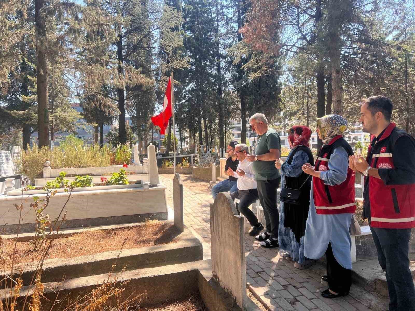 Bursa’da Ramazan boyunca şehitlere vefa ziyaretleri
