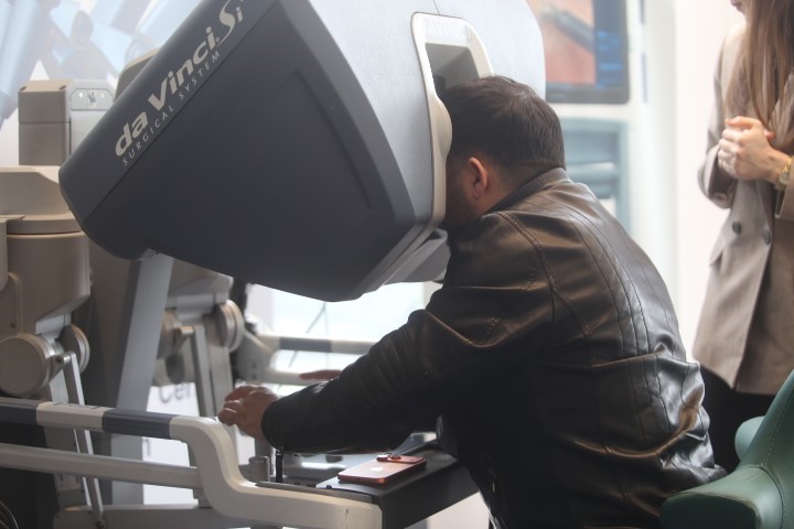 Bursa’da robotik ameliyat uygulamaları başladı
Bursa’da robotik ameliyat uygulamaları başladı