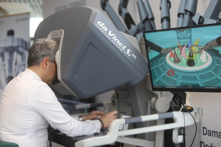 Bursa’da robotik ameliyat uygulamaları başladı
Bursa’da robotik ameliyat uygulamaları başladı