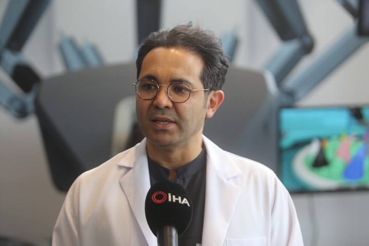 Bursa’da robotik ameliyat uygulamaları başladı
Bursa’da robotik ameliyat uygulamaları başladı