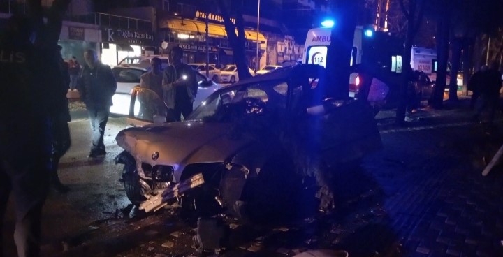 Bursa’da sabah saatlerinde korkunç kaza: 2 ağır yaralı
