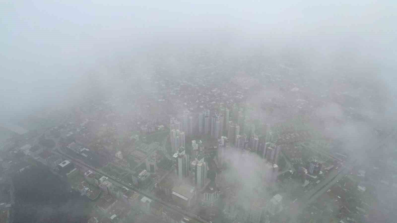 Bursa’da şehrin üzerine sis çöktü
