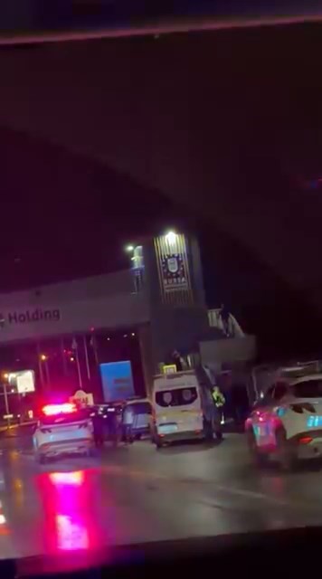 Bursa’da silahla alıkoyduğu kadına kurşun yağdırdı
Bursa’da silahla alıkoyduğu kadına kurşun yağdırdı