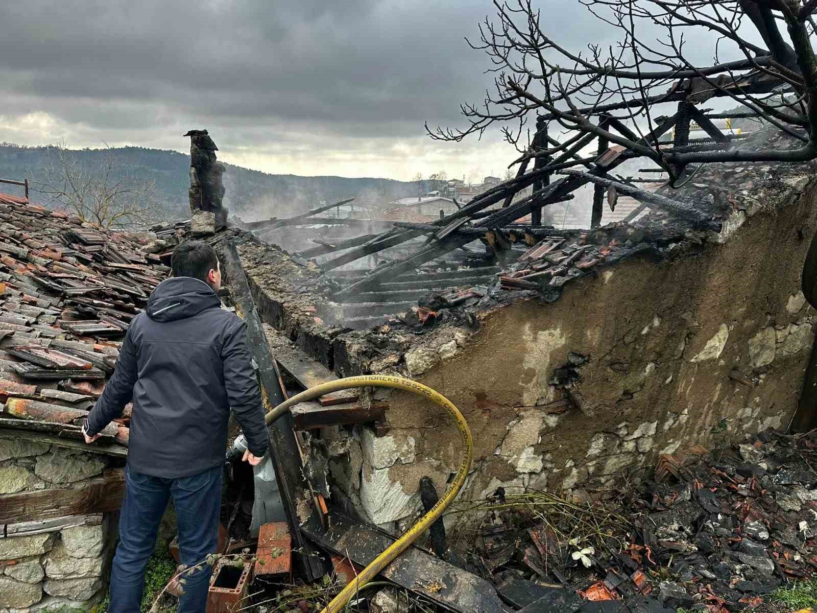 Bursa’da soba faciası, yaşlı çift hayatını kaybetti
