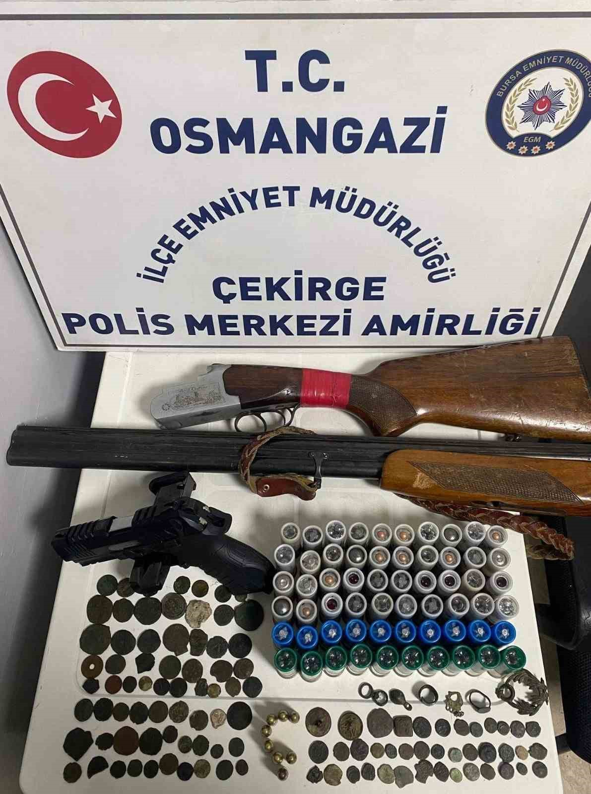 Bursa’da tarihi eser ve ruhsatsız silah operasyonu
