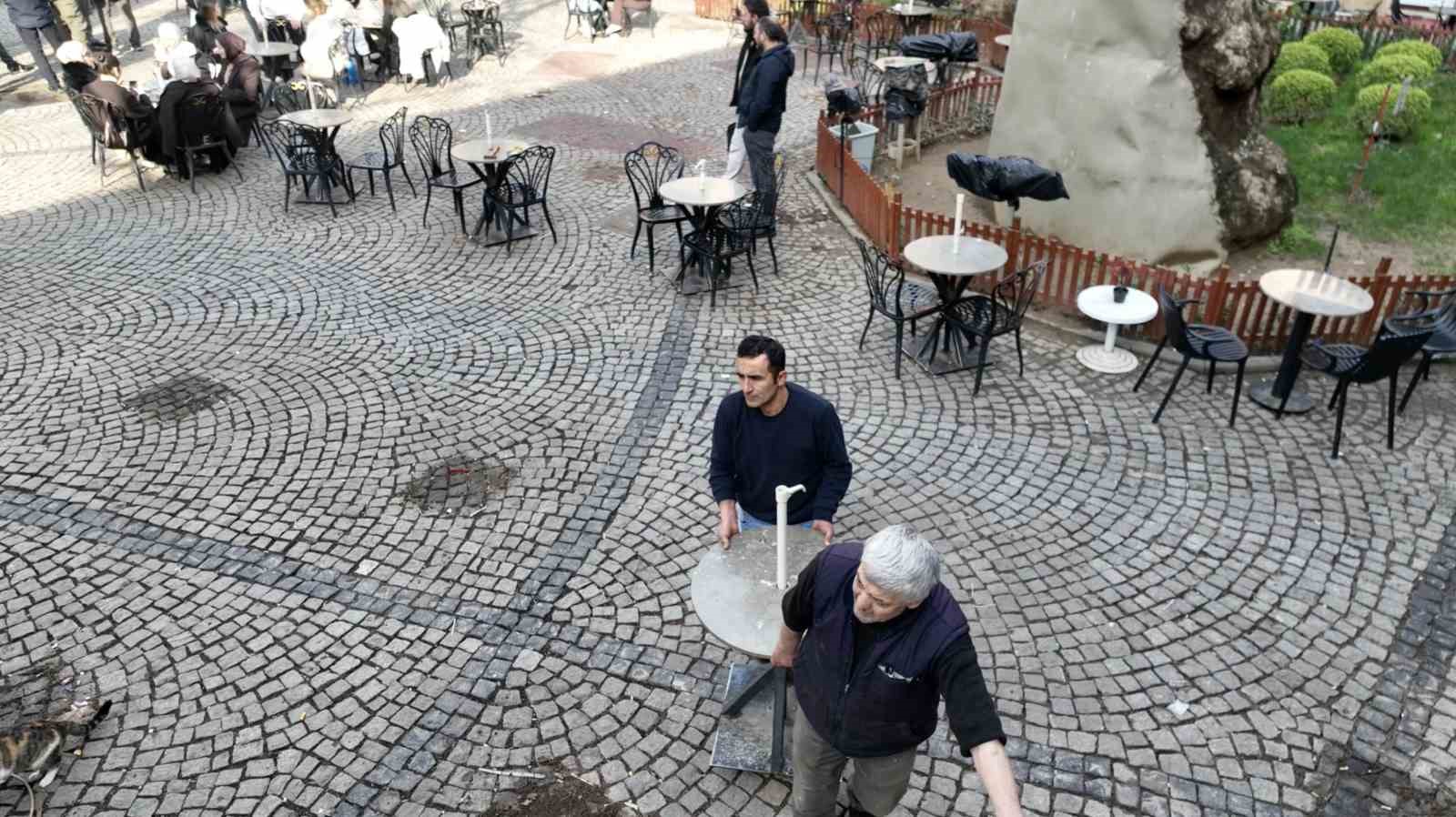 Bursa’da tarihi hanlarda yeni dönem: Avlular boşaltılıyor
