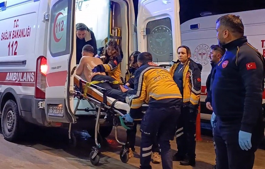 Bursa’da tartışma bir anda kavgaya dönüştü: 2 yaralı
