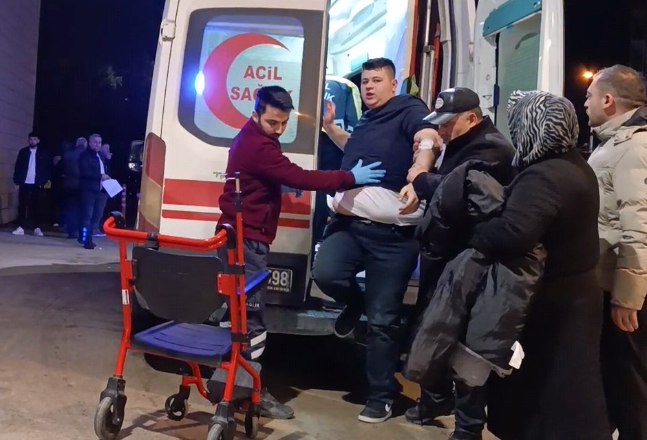 Bursa’da tartışma bir anda kavgaya dönüştü: 2 yaralı
