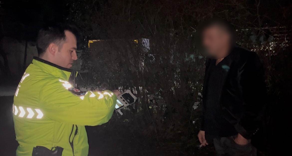 Bursa’da trafik polisinin tuvaleti gelen alkollü sürücüyle imtihanı
