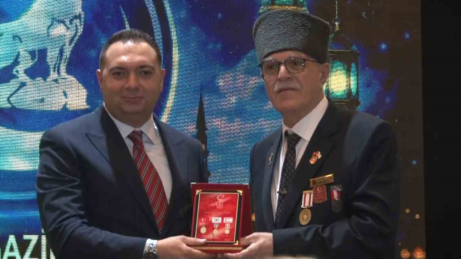 Bursa’da Ülkü Ocakları’nın düzenlediği iftarda birlik ve beraberlik vurgusu
