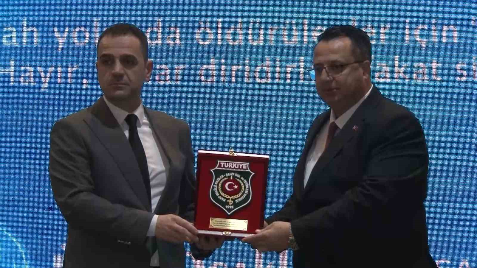 Bursa’da Ülkü Ocakları’nın düzenlediği iftarda birlik ve beraberlik vurgusu
